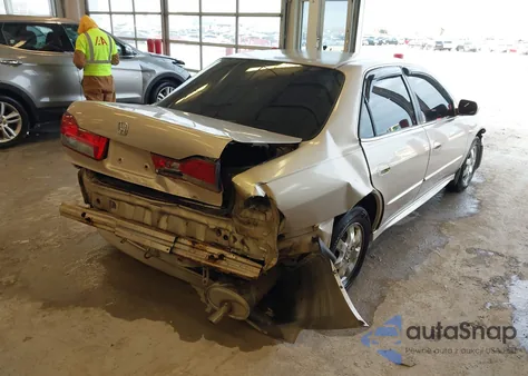 2001 Honda Accord 2.3 Ex from USA, damaged, VIN 1HGCG556X1A062702